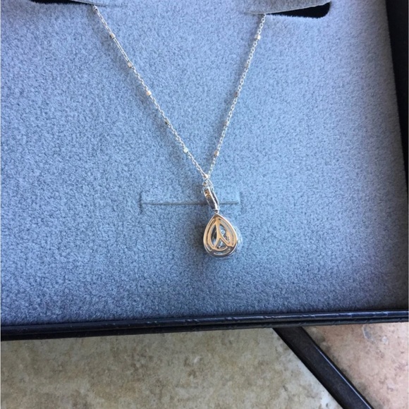 Diamond Teardrop Pendant with Chain, White Gold, .65 carats, stunning! - Picture 13 of 16